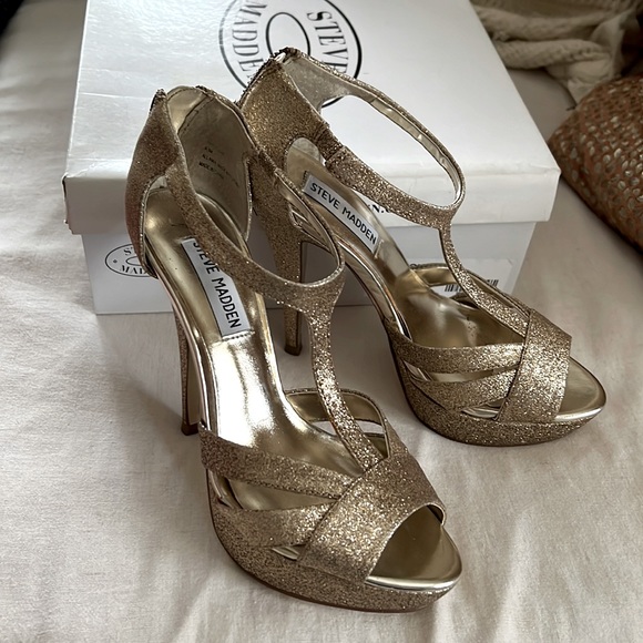 Steve Madden gold heels - Picture 1 of 5